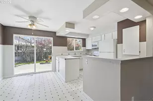 1137 1139 SW Fox Ct, Troutdale, OR 97060 - Photo 12