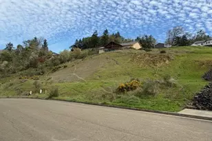 832 Forest Heights St, Sutherlin, OR 97479 - Photo 1