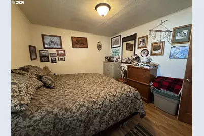 528 N Cozart Ave, Prairie City, OR 97869 - Photo 16