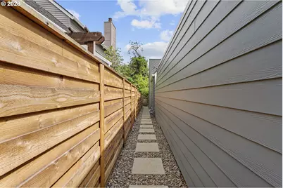 10920 SW Summer Lake Dr, Portland, OR 97223 - Photo 32
