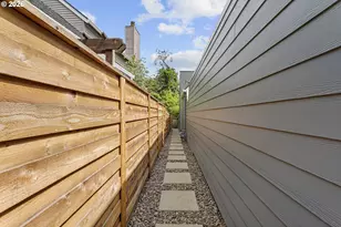 10920 SW Summer Lake Dr, Portland, OR 97223 - Photo 32