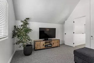 10920 SW Summer Lake Dr, Portland, OR 97223 - Photo 22