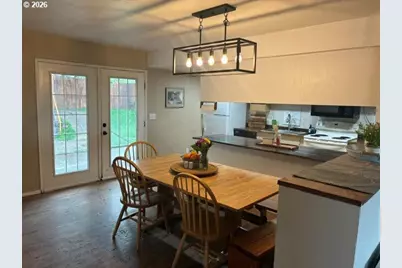 829 SE 9th St, Pendleton, OR 97801 - Photo 8