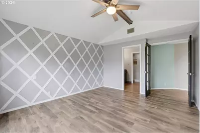 212 E Crestview Dr, Newberg, OR 97132 - Photo 14