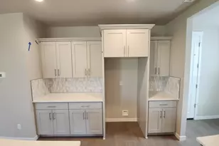 792 Magnolia Ave, Woodburn, OR 97071 - Photo 8