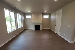 792 Magnolia Ave, Woodburn, OR 97071 - Photo 6