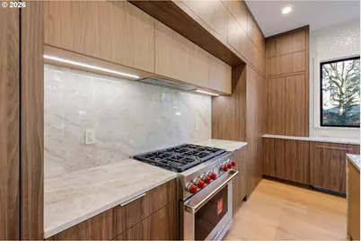 6096 Carman Dr, Lake Oswego, OR 97035 - Photo 40