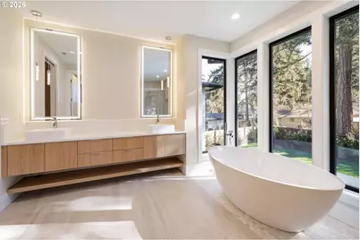 6096 Carman Dr, Lake Oswego, OR 97035 - Photo 18