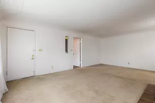 1564 NW Almond Ave, Roseburg, OR 97471 - Photo 18