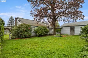 1564 NW Almond Ave, Roseburg, OR 97471 - Photo 6