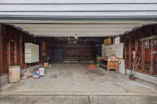 1564 NW Almond Ave, Roseburg, OR 97471 - Photo 32