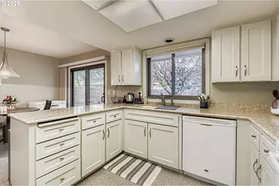 32655 SW Lake Point Ct, Wilsonville, OR 97070 - Photo 14