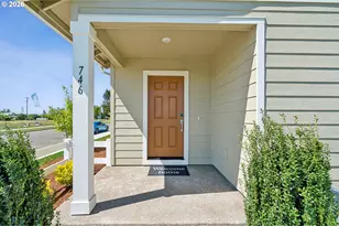 746 Merriott Ln, Woodburn, OR 97071 - Photo 4