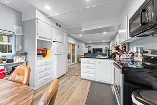 10405 SW Denney Rd, Beaverton, OR 97008 - Photo 8