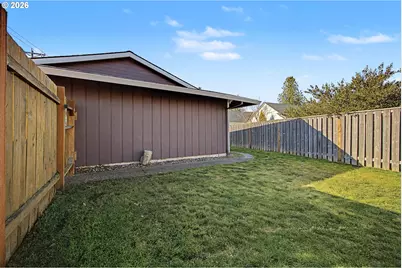 421 Toliver Rd, Molalla, OR 97038 - Photo 30