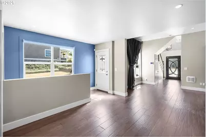 160 S 1st St, Kalama, WA 98625 - Photo 8