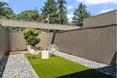 2725 SW Sherwood Dr, Portland, OR 97201 - Photo 8
