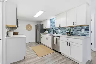 512 SW Eastman Pkwy, Gresham, OR 97080 - Photo 12