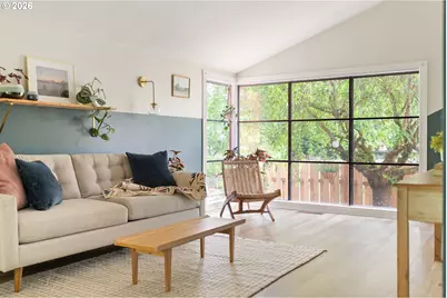 5010 SW Maplewood Rd, Portland, OR 97219 - Photo 6