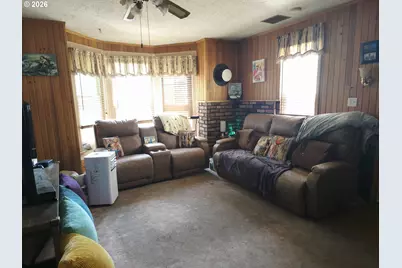 1515 Jackson Ave, La Grande, OR 97850 - Photo 4