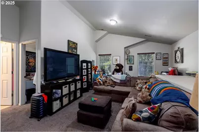 279 NE Natalie St, Hillsboro, OR 97124 - Photo 14