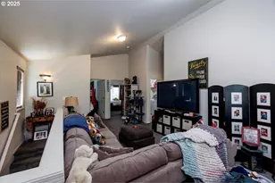 279 NE Natalie St, Hillsboro, OR 97124 - Photo 16