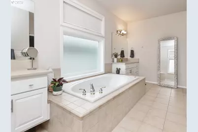 4932 Mulholland Dr, Lake Oswego, OR 97035 - Photo 22