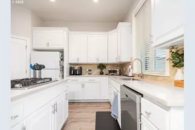 4932 Mulholland Dr, Lake Oswego, OR 97035 - Photo 14
