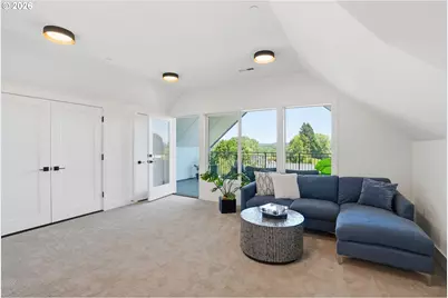 207 S Nebraska St, Portland, OR 97239 - Photo 32