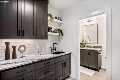 207 S Nebraska St, Portland, OR 97239 - Photo 46