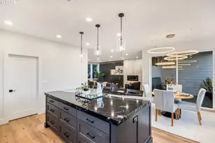 207 S Nebraska St, Portland, OR 97239 - Photo 12