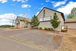 21211 Coburg Rd, Harrisburg, OR 97446 - Photo 2