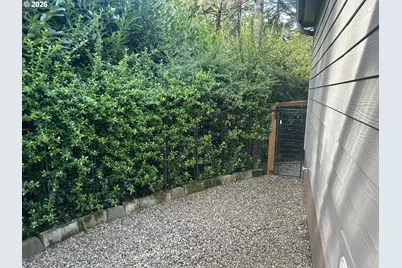255 Outer Dr, Florence, OR 97439 - Photo 8