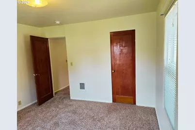 486 NW 2nd St, Dufur, OR 97021 - Photo 10