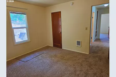 486 NW 2nd St, Dufur, OR 97021 - Photo 14