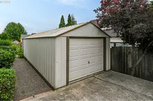 537 E Monroe St, Carlton, OR 97111 - Photo 6