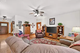 537 E Monroe St, Carlton, OR 97111 - Photo 12