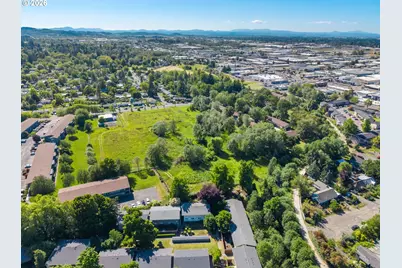 2187 W 15th Ct, Eugene, OR 97402 - Photo 36
