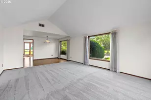 2204 NE 158th Ave, Portland, OR 97230 - Photo 10