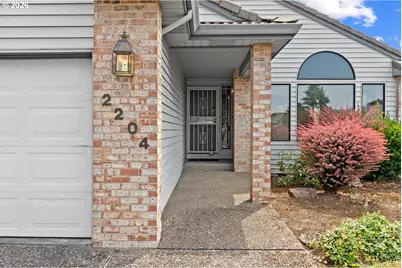 2204 NE 158th Ave, Portland, OR 97230 - Photo 4