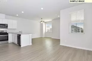 1215 Parkside Ave, Woodburn, OR 97071 - Photo 6