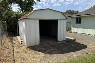 890 E Kennedy Ave, Hermiston, OR 97838 - Photo 32