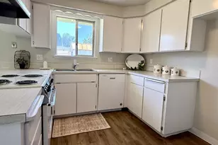 890 E Kennedy Ave, Hermiston, OR 97838 - Photo 8
