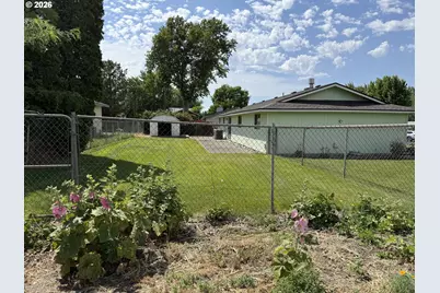 890 E Kennedy Ave, Hermiston, OR 97838 - Photo 4