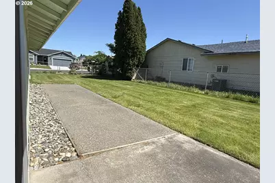 890 E Kennedy Ave, Hermiston, OR 97838 - Photo 28