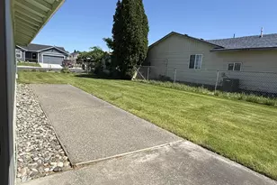 890 E Kennedy Ave, Hermiston, OR 97838 - Photo 28