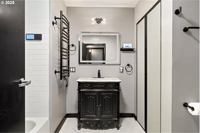 1400 NW Irving St #705, Portland, OR 97209 - Photo 26