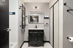 1400 NW Irving St, Portland, OR 97209 - Photo 26