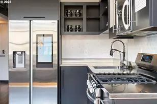 1400 NW Irving St, Portland, OR 97209 - Photo 10