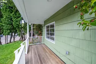 1020 N 3rd St, Woodburn, OR 97071 - Photo 4
